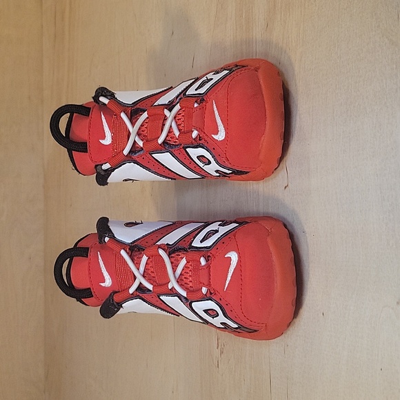 Nike Air More Uptempo University Red Black Kids Toddler Slip On Shoes CD9404-600 - Picture 3 of 9